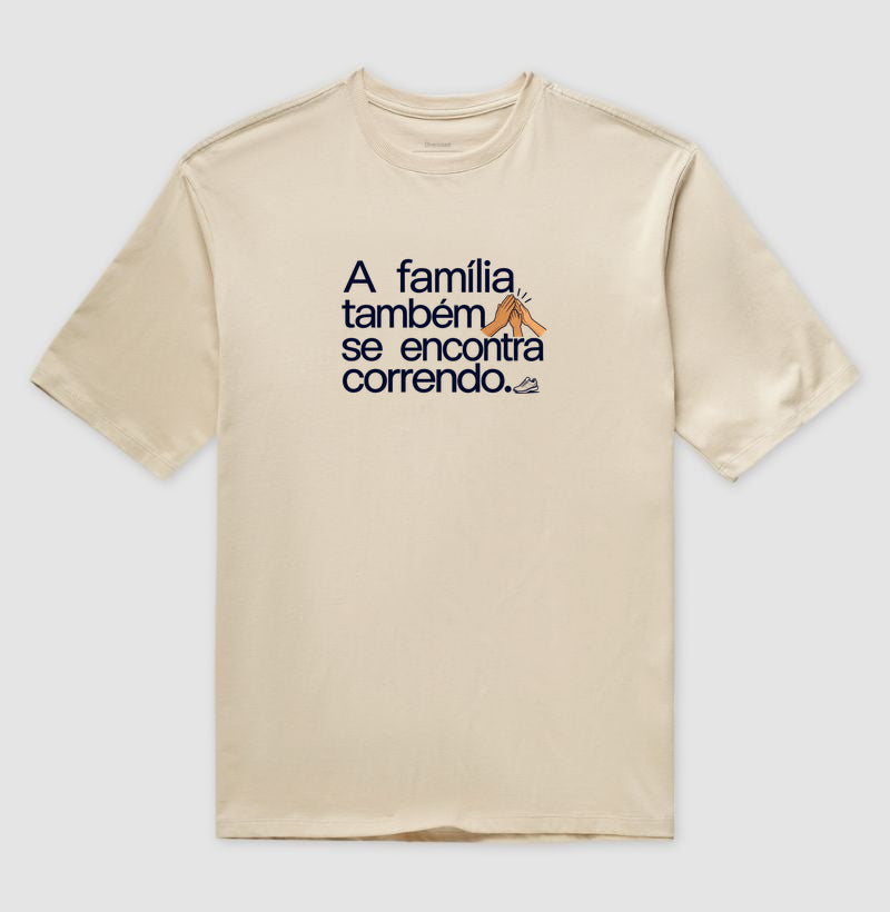 Camiseta Oversized - Família na Calçada