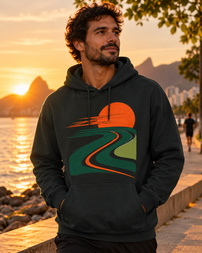 Hoodie Moletom Pulso do Percurso — modelo em ambiente, preto
