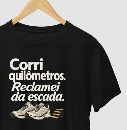 Camiseta Unissex - Escada Surpresa