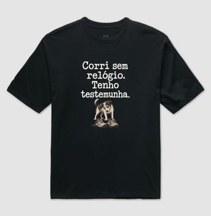 Camiseta Oversized - Relógio em Casa, Preta