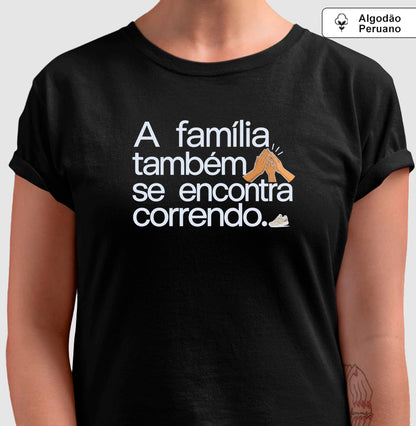 Camiseta Algodão Peruano - Família na Calçada