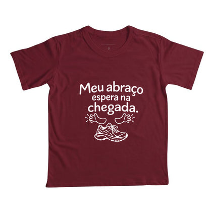 Camiseta Infantil - Abraço na Chegada — Bordeaux