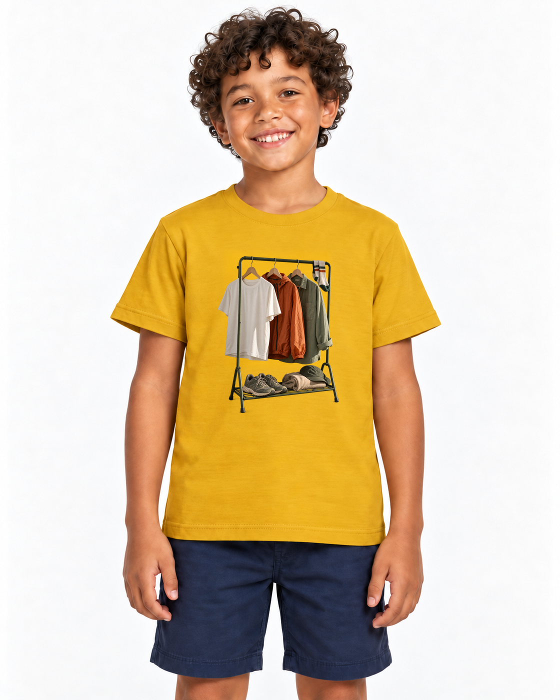 Camiseta Infantil Guarda-Roupa Runner — menino em fundo branco