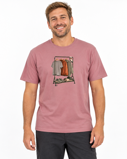 Camiseta Unissex Guarda-Roupa Runner — homem em fundo branco
