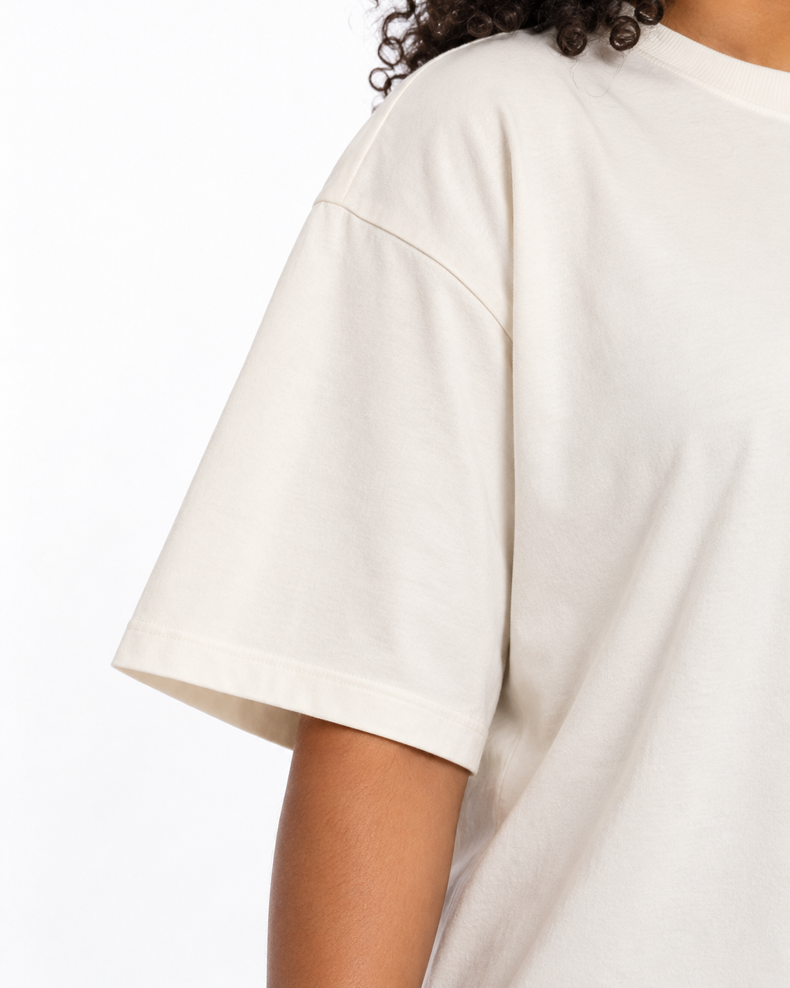 Camiseta Oversized Mesa de Encontro — detalhe da manga