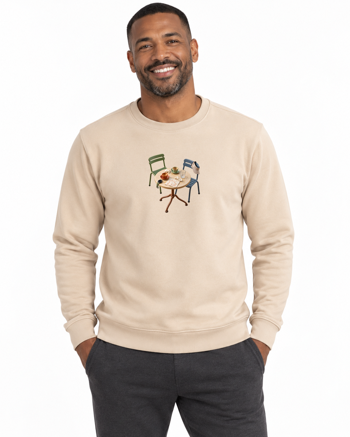Suéter Moletom Mesa de Encontro — homem em fundo branco