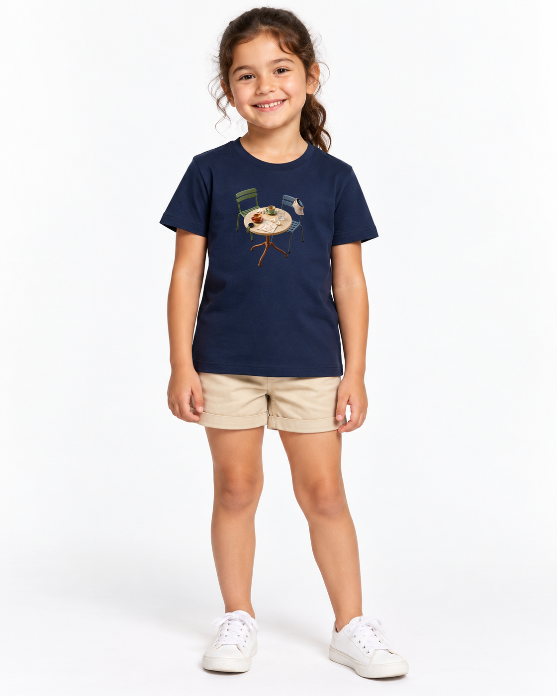 Camiseta Infantil Mesa de Encontro — menina em fundo branco