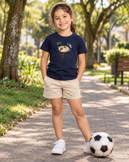 Camiseta Infantil Mesa de Encontro — menina em ambiente
