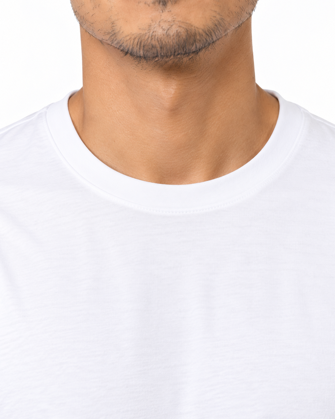 Camiseta Algodão Peruano Só um Trote — detalhe da gola