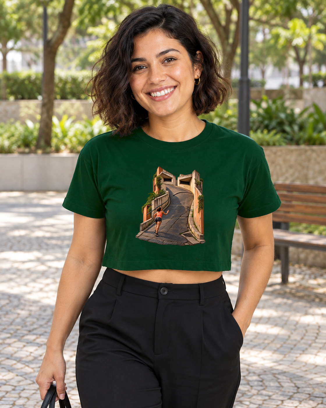 Cropped A Ladeira Opina — mulher em ambiente