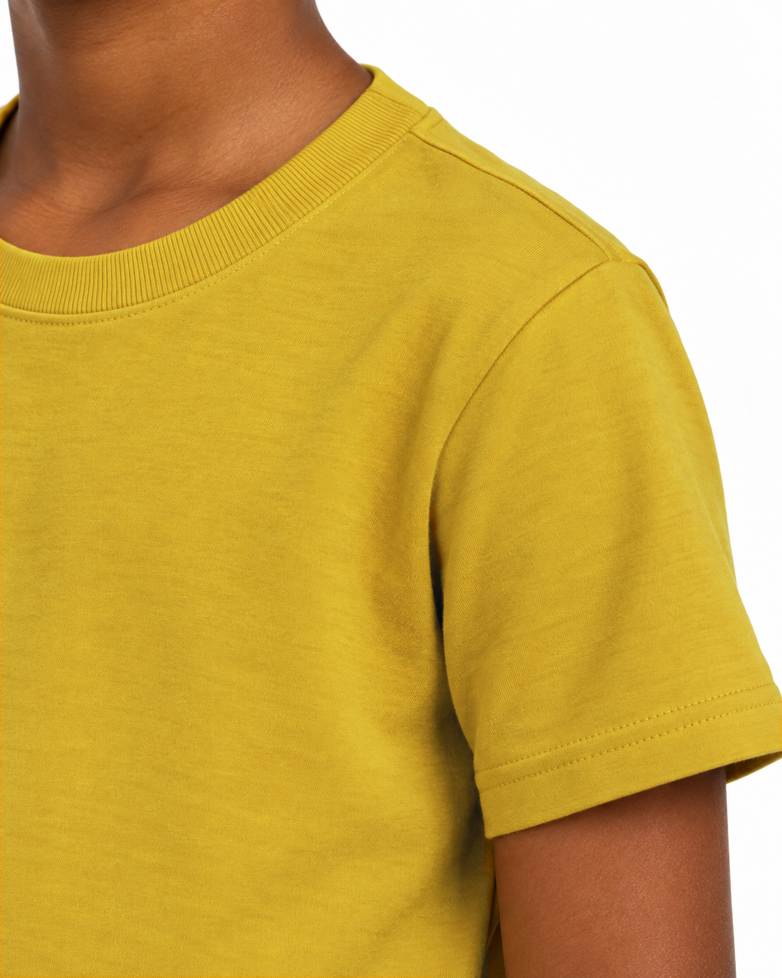 Camiseta Infantil A Ladeira Opina — detalhe da gola