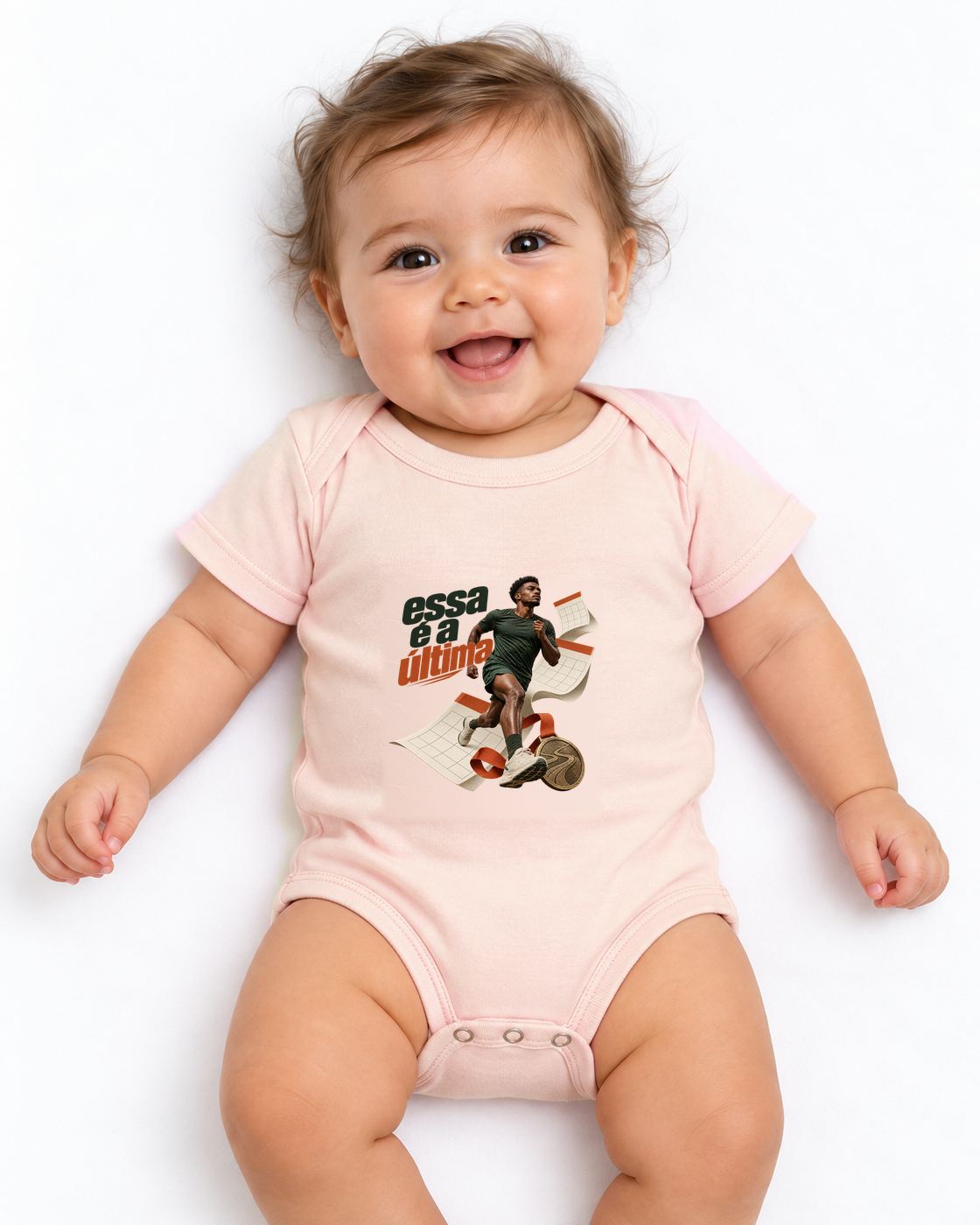 Inscrição Inevitável — body infantil Entrevoltas — bebê — rosa bebê — estúdio