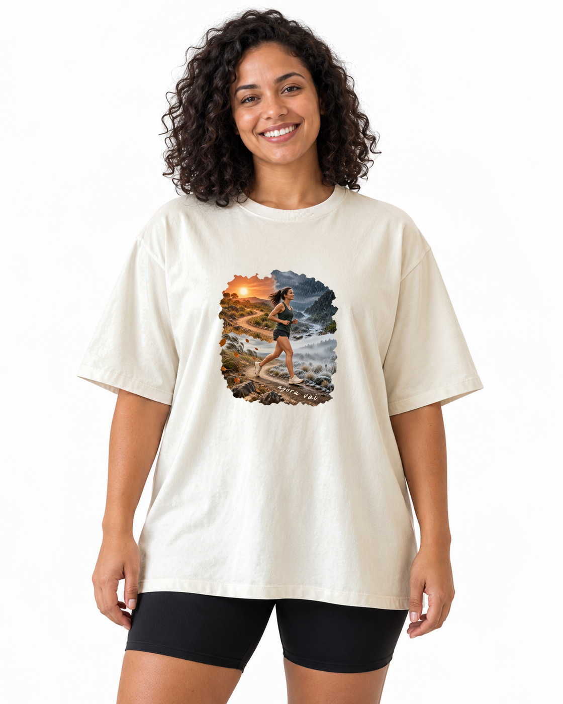 Clima Perfeito — camiseta oversized Entrevoltas — modelo feminino — off-white — estúdio