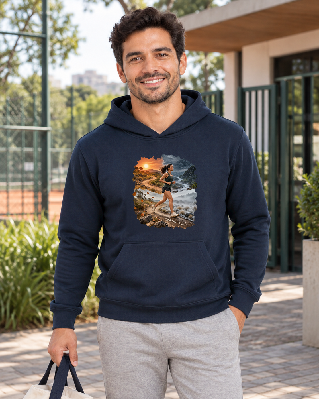 Clima Perfeito — hoodie moletom Entrevoltas — modelo masculino — marinho — lifestyle