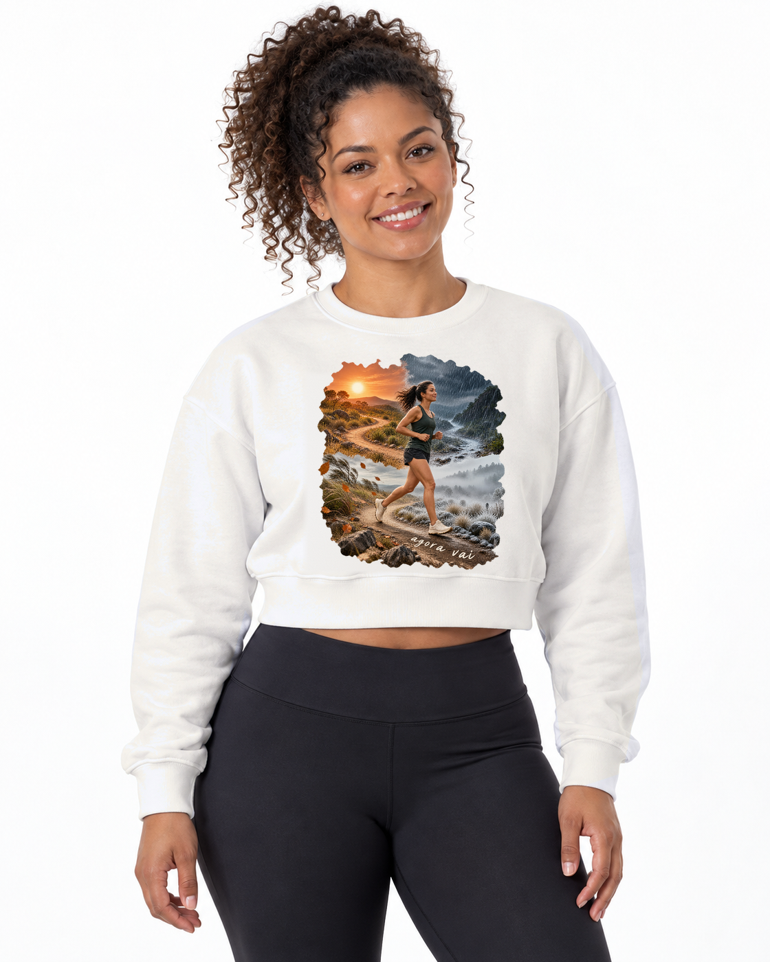 Clima Perfeito — cropped moletom Entrevoltas — modelo feminino — branca — estúdio