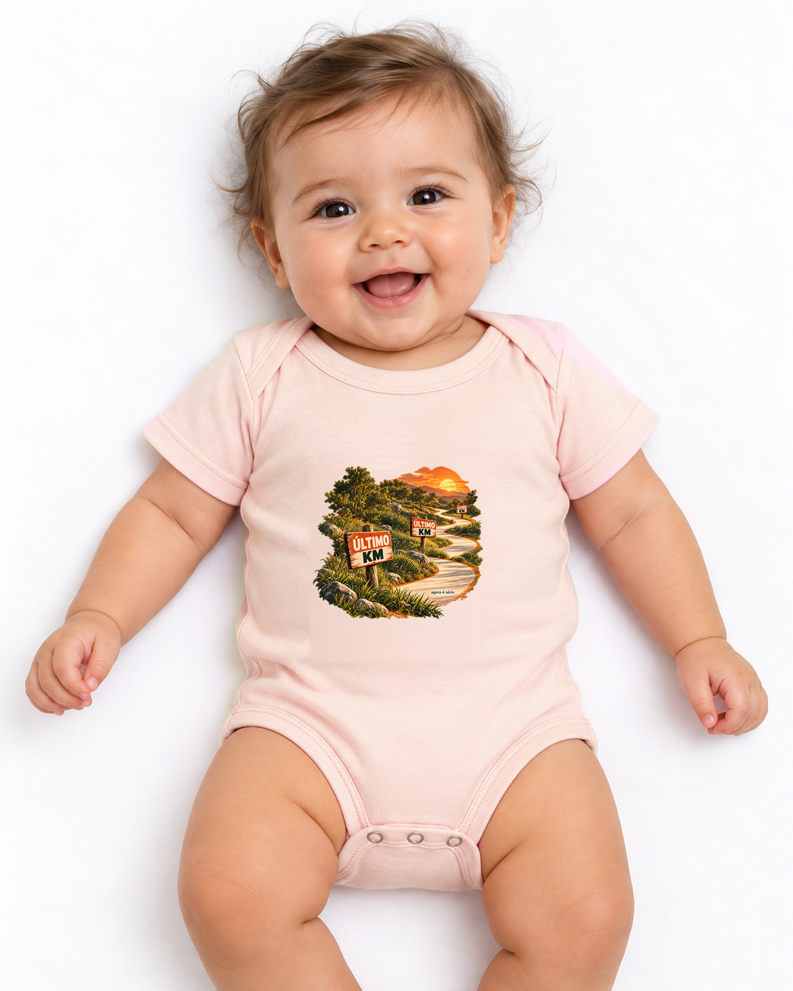 Último Quilômetro — body infantil Entrevoltas — bebê — rosa bebê — estúdio