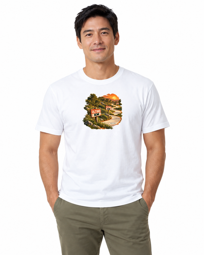 Último Quilômetro — camiseta algodão peruano Entrevoltas — modelo masculino — branca — estúdio