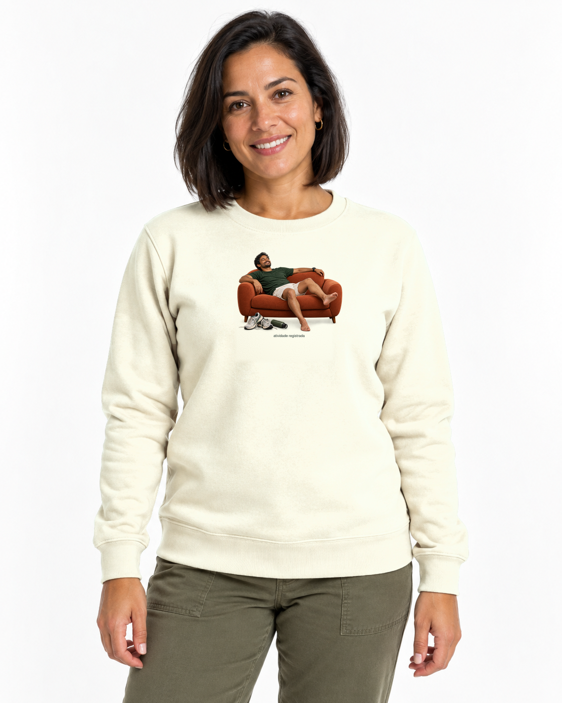 Recuperação Ativa — suéter Entrevoltas — modelo feminino — off white — estúdio