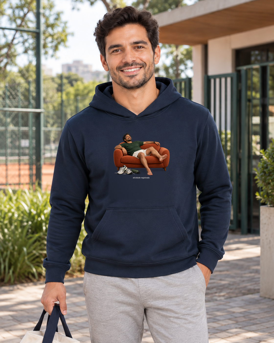 Recuperação Ativa — hoodie moletom Entrevoltas — modelo masculino — marinho — lifestyle