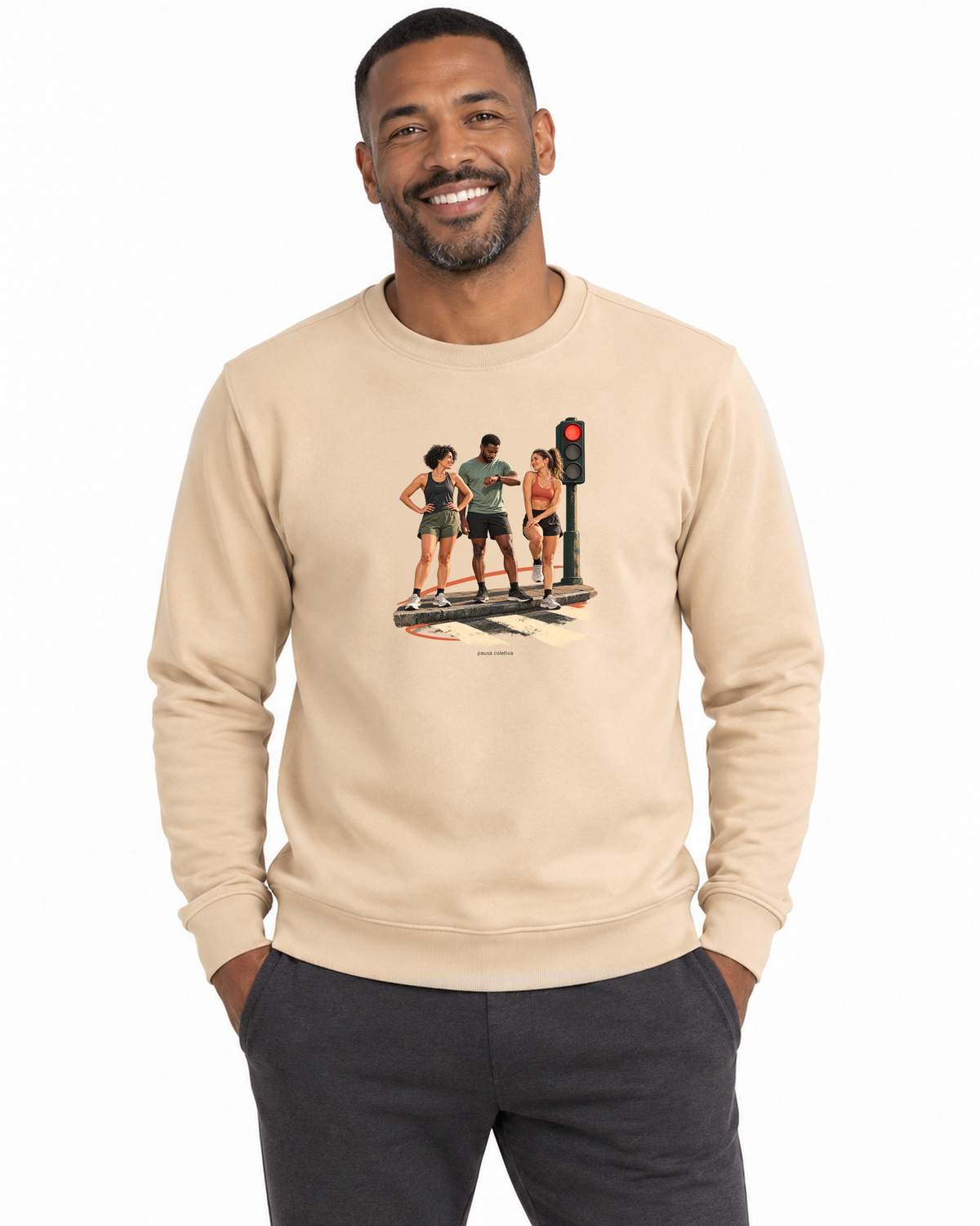 Semáforo Vermelho — suéter Entrevoltas — modelo masculino — bege — estúdio