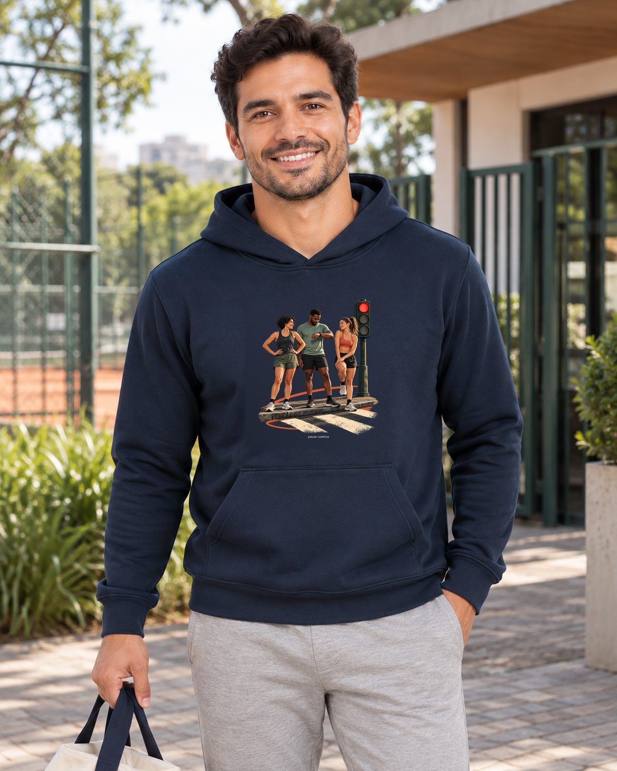 Semáforo Vermelho — hoodie moletom Entrevoltas — modelo masculino — marinho — lifestyle