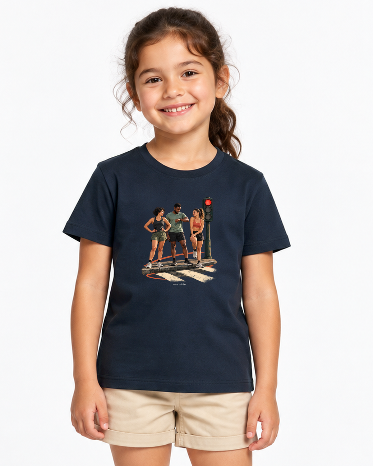 Semáforo Vermelho — camiseta infantil Entrevoltas — menina — azul-marinho — estúdio