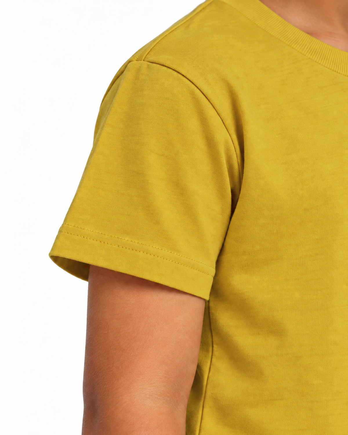Detalhe da manga da Camiseta Infantil Amarela Entrevoltas