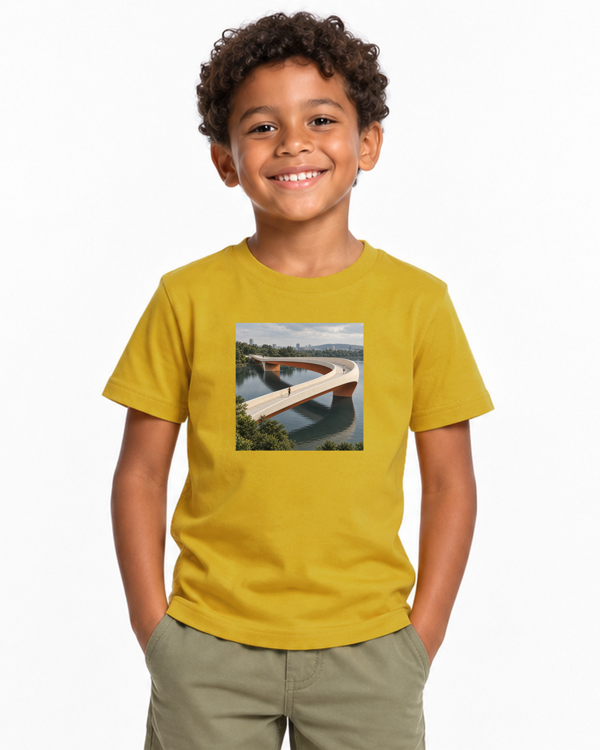 Pontes e Voltas — camiseta infantil Entrevoltas — menino — amarela — estúdio