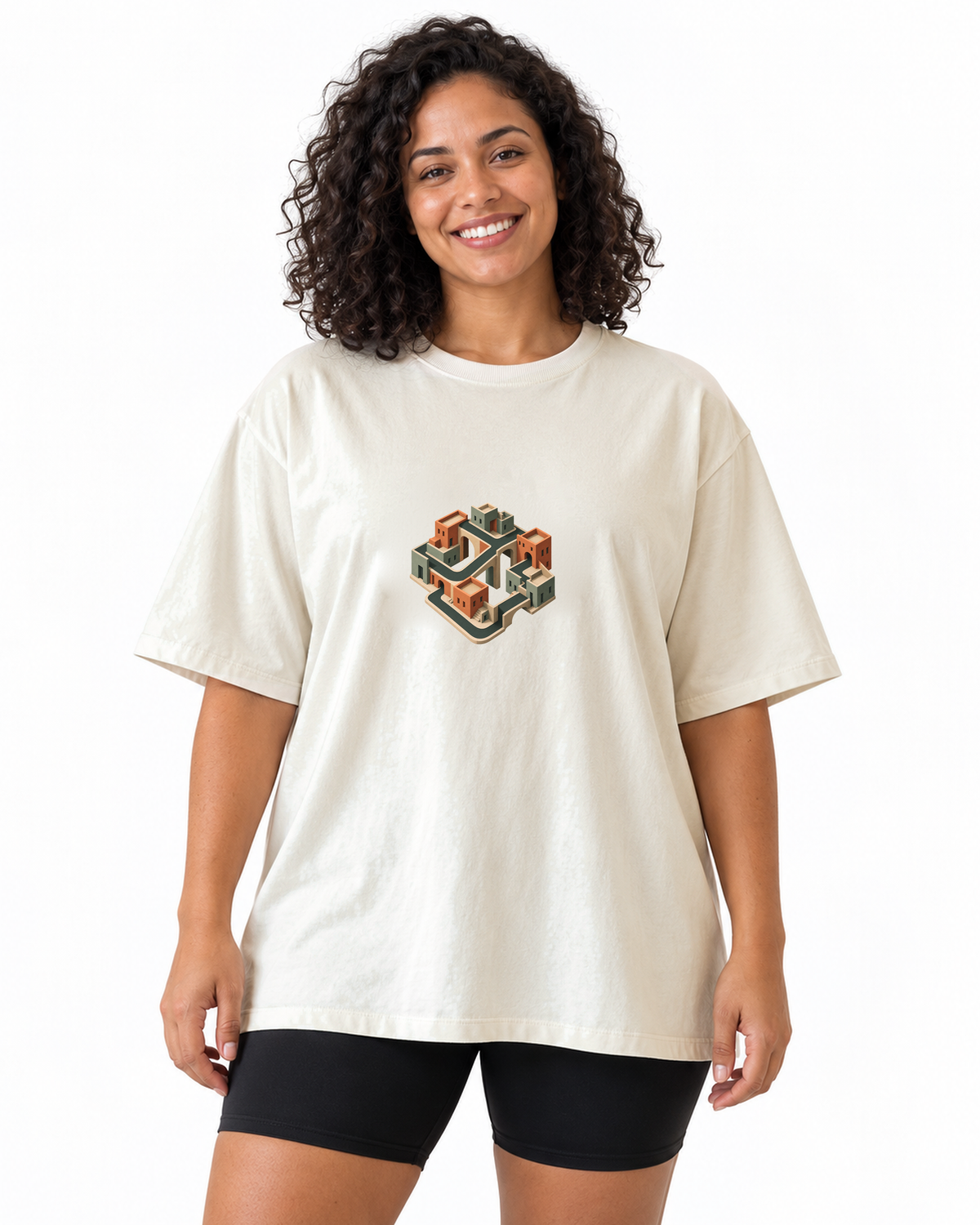 Quarteirão Infinito — camiseta oversized Entrevoltas — modelo feminino — off-white — estúdio