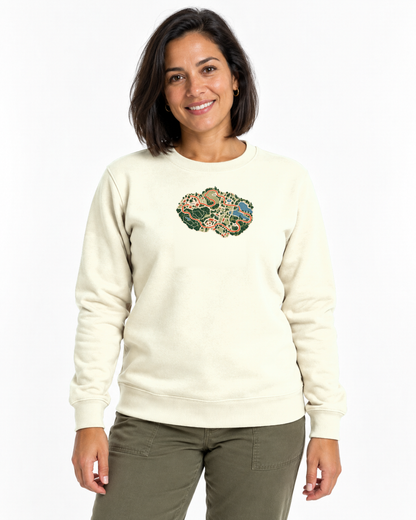 Mapa do Corre — suéter Entrevoltas — modelo feminino — off white — estúdio