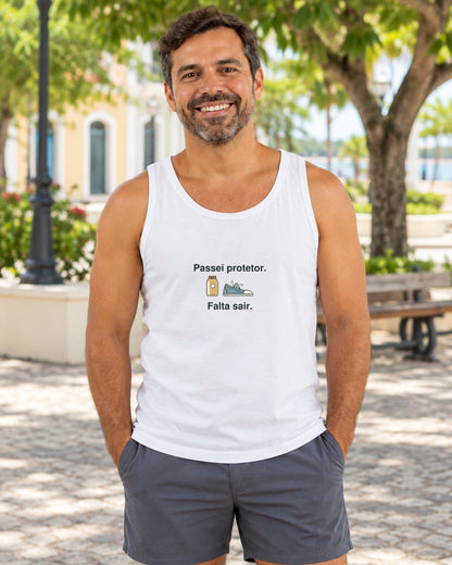 Regata Unissex - Cuidado Antes, cor Branca, lifestyle
