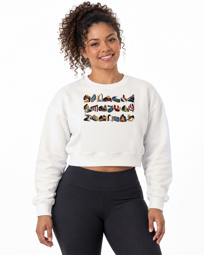 Cropped Moletom - Meia História, cor Branca, modelo feminino, estúdio