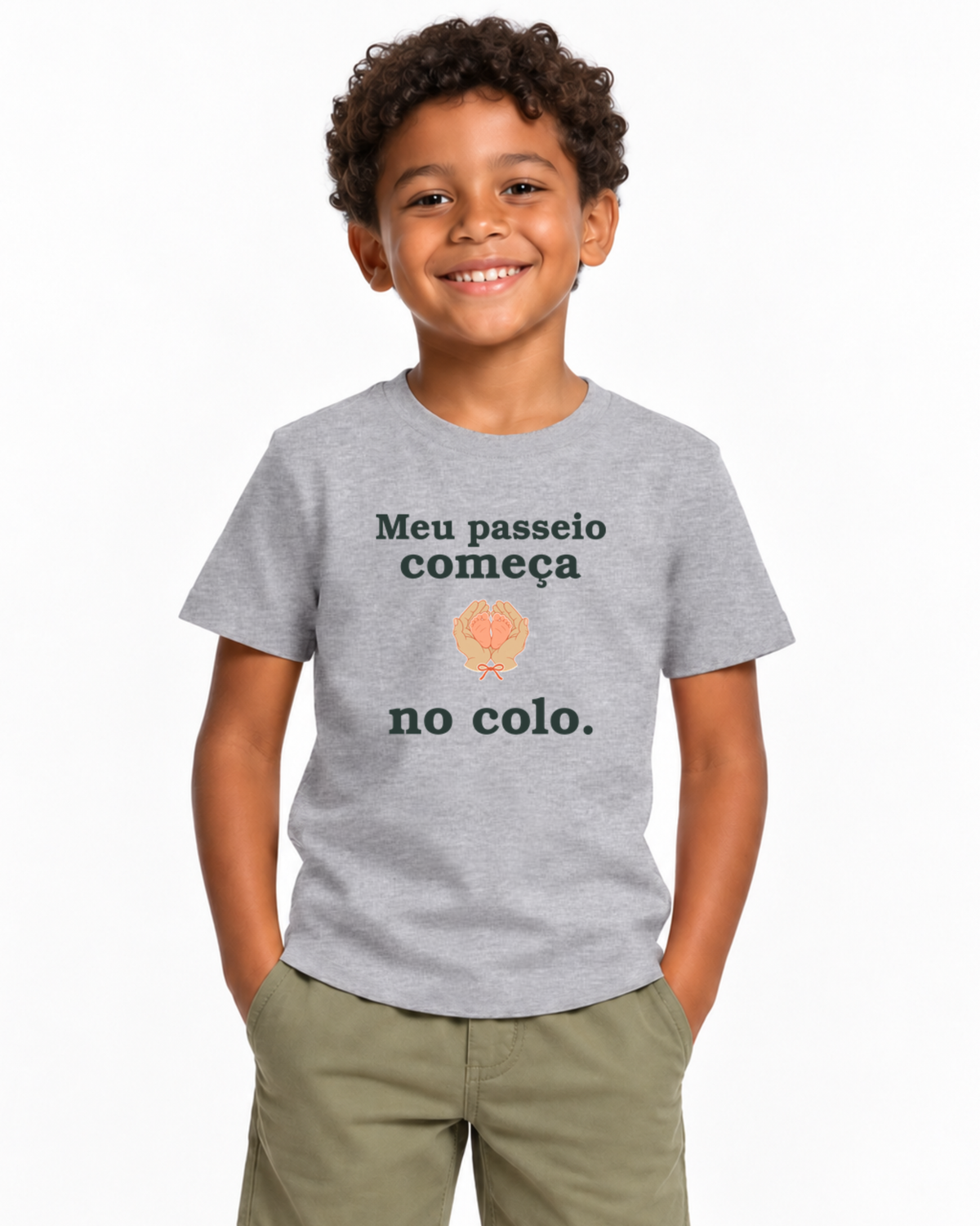 Camiseta Infantil - Começo no Colo — foto com modelo