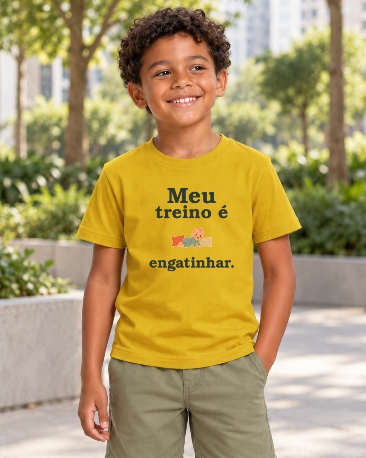 Camiseta Infantil - Treino no Tapete — foto com modelo