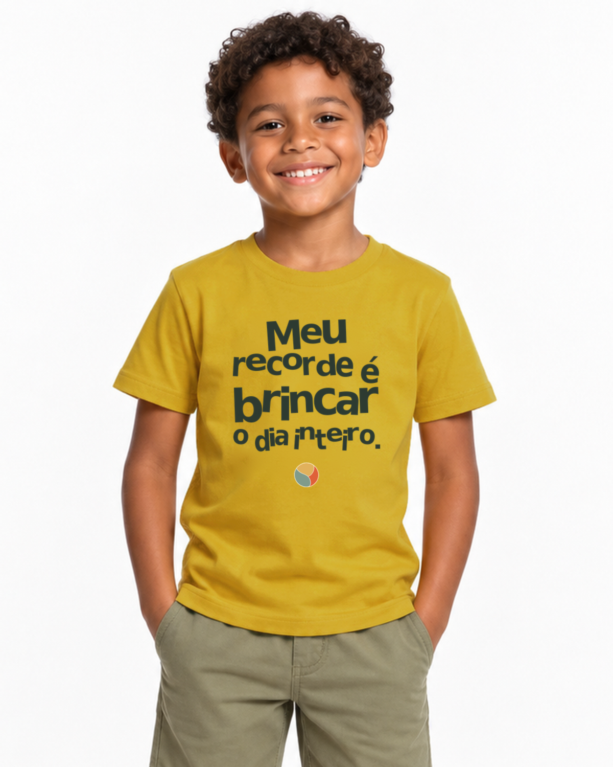 Camiseta Infantil - Recorde de Brincar — foto com modelo