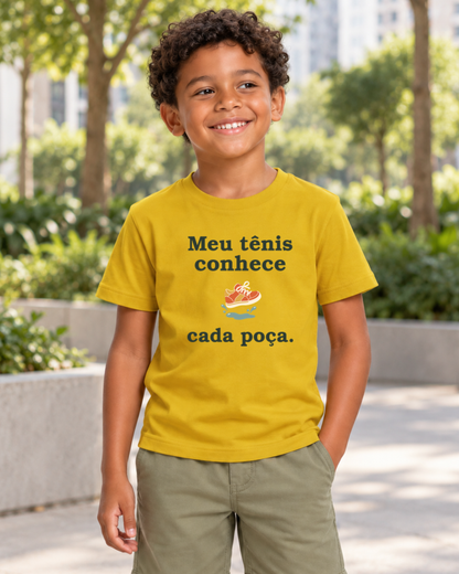 Camiseta Infantil - Conhecedor de Poças — foto com modelo
