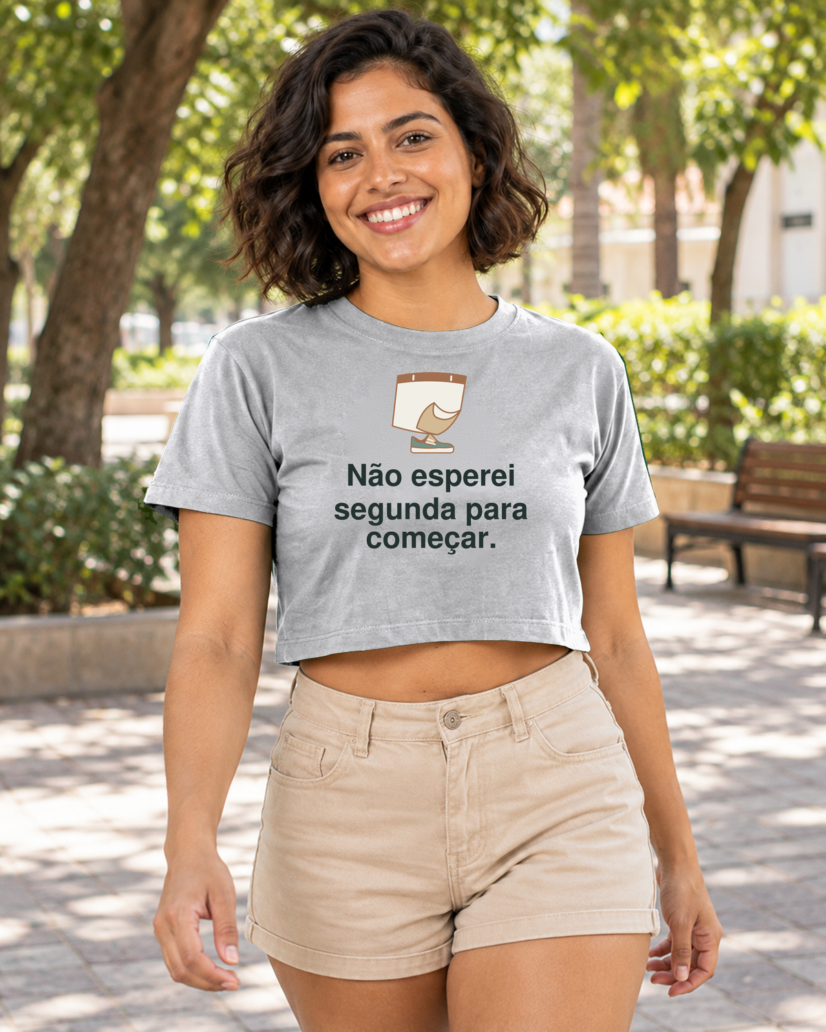 Cropped - Antes de Segunda — foto com modelo.