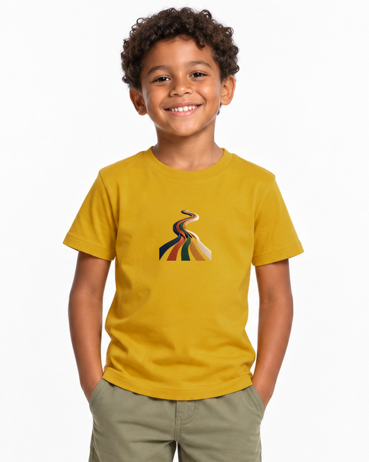 Camiseta Infantil - Quilômetros Compartilhados — foto com modelo