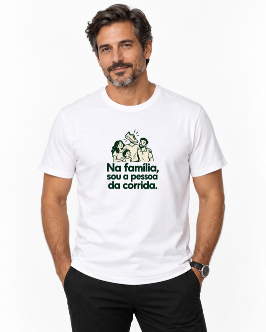 Camiseta Algodão Peruano - Sobrenome Corrida — foto com modelo