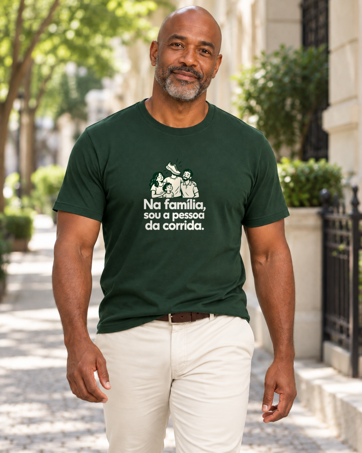 Camiseta Unissex - Sobrenome Corrida — foto com modelo