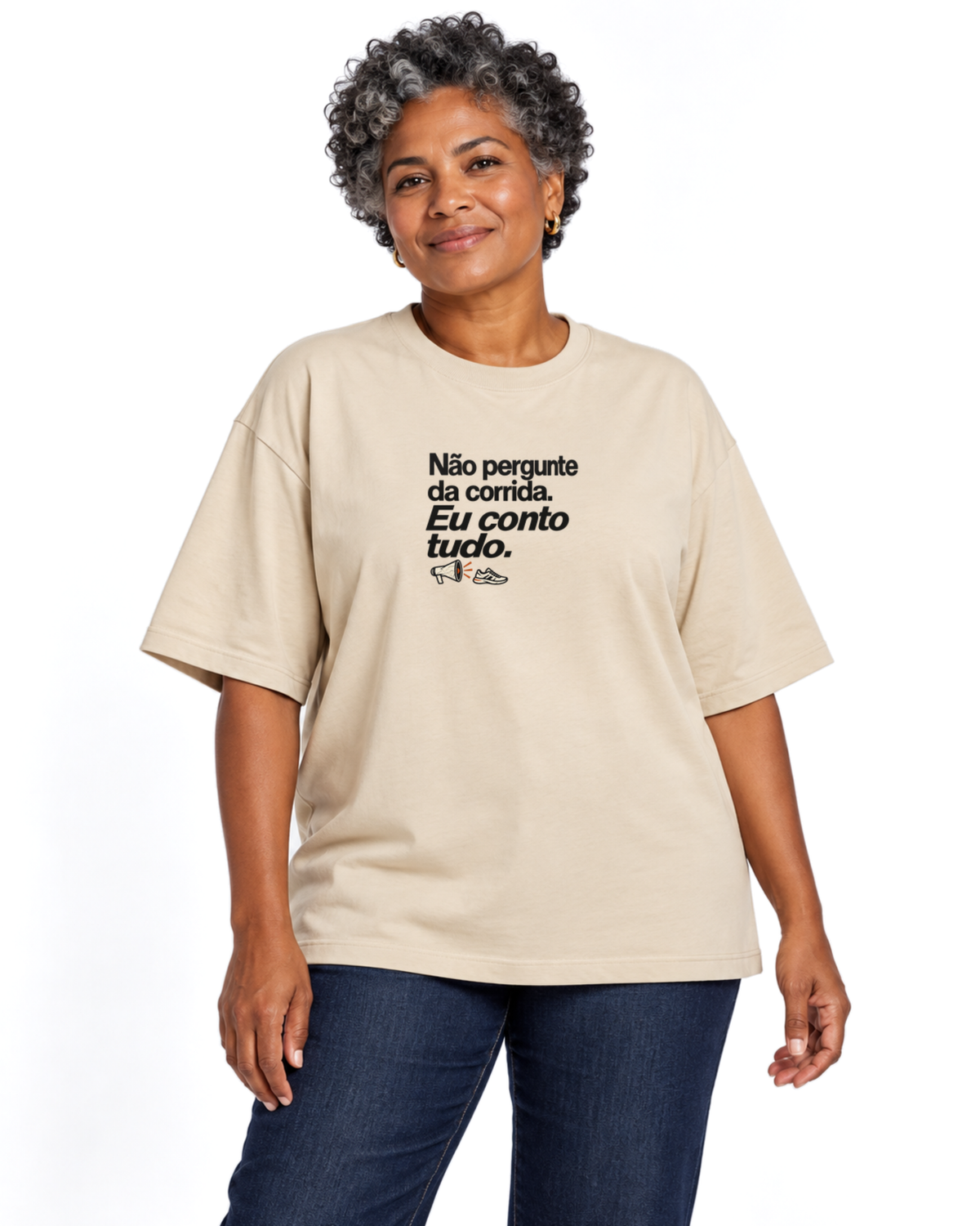 Camiseta Oversized - Cheguei no Assunto — foto com modelo