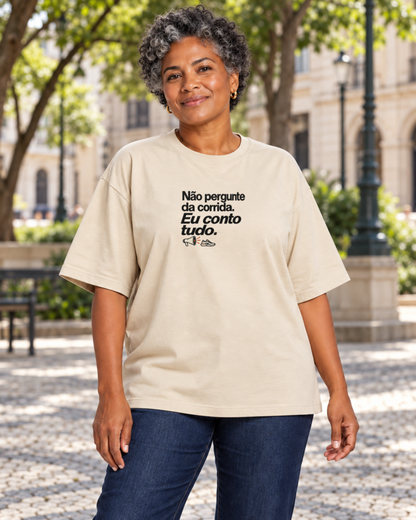 Camiseta Oversized - Cheguei no Assunto — foto com modelo
