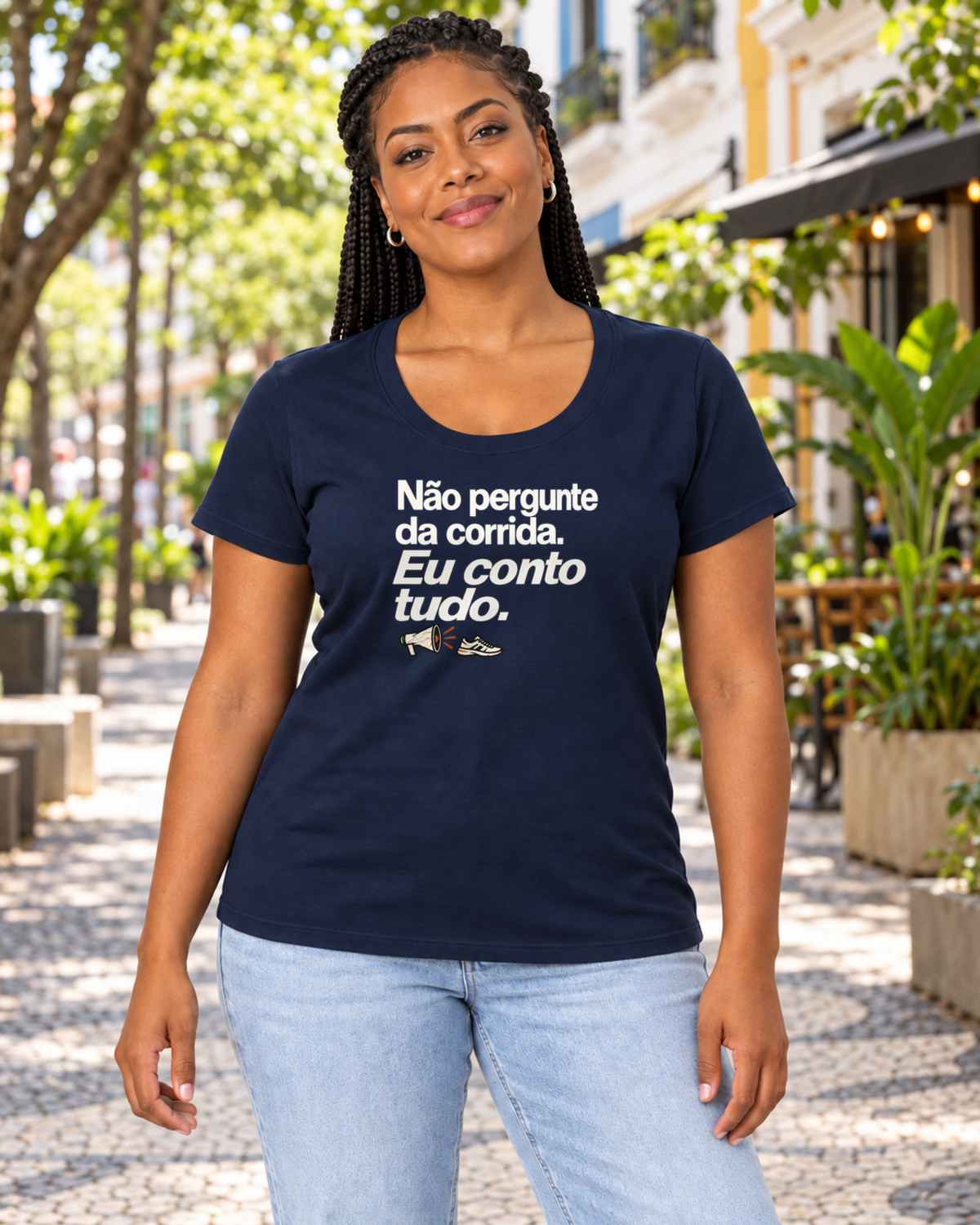 Camiseta Algodão Peruano - Cheguei no Assunto — foto com modelo