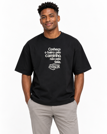 Camiseta Oversized - Caminho Sem Tela — foto com modelo