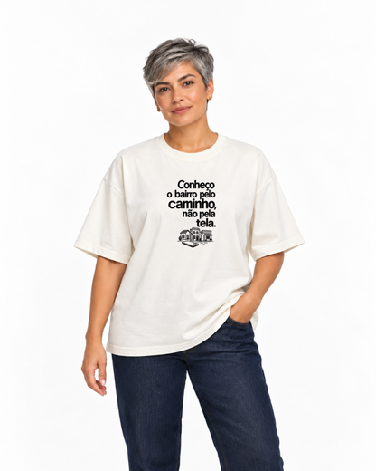 Camiseta Oversized - Caminho Sem Tela — foto com modelo