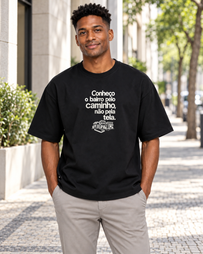 Camiseta Oversized - Caminho Sem Tela — foto com modelo