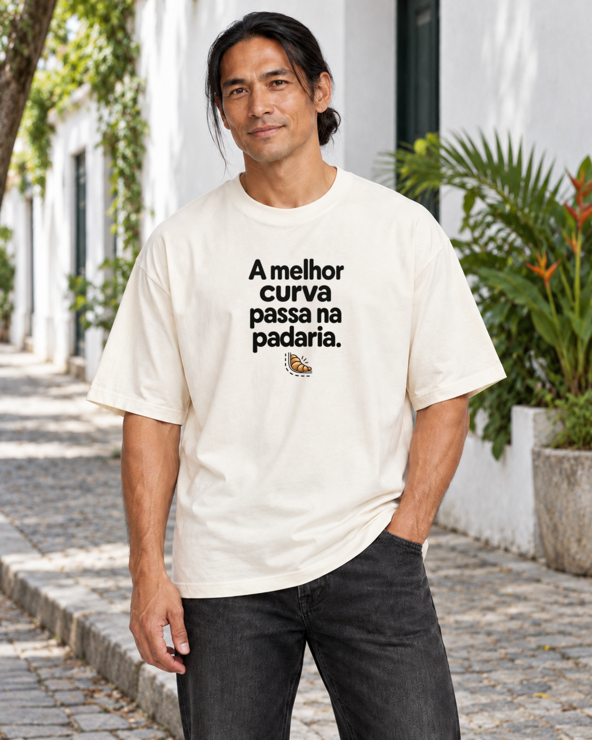Camiseta Oversized - Curva da Padaria — foto com modelo