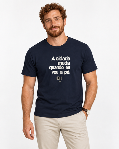 Camiseta Algodão Peruano - Outro Olhar — foto com modelo