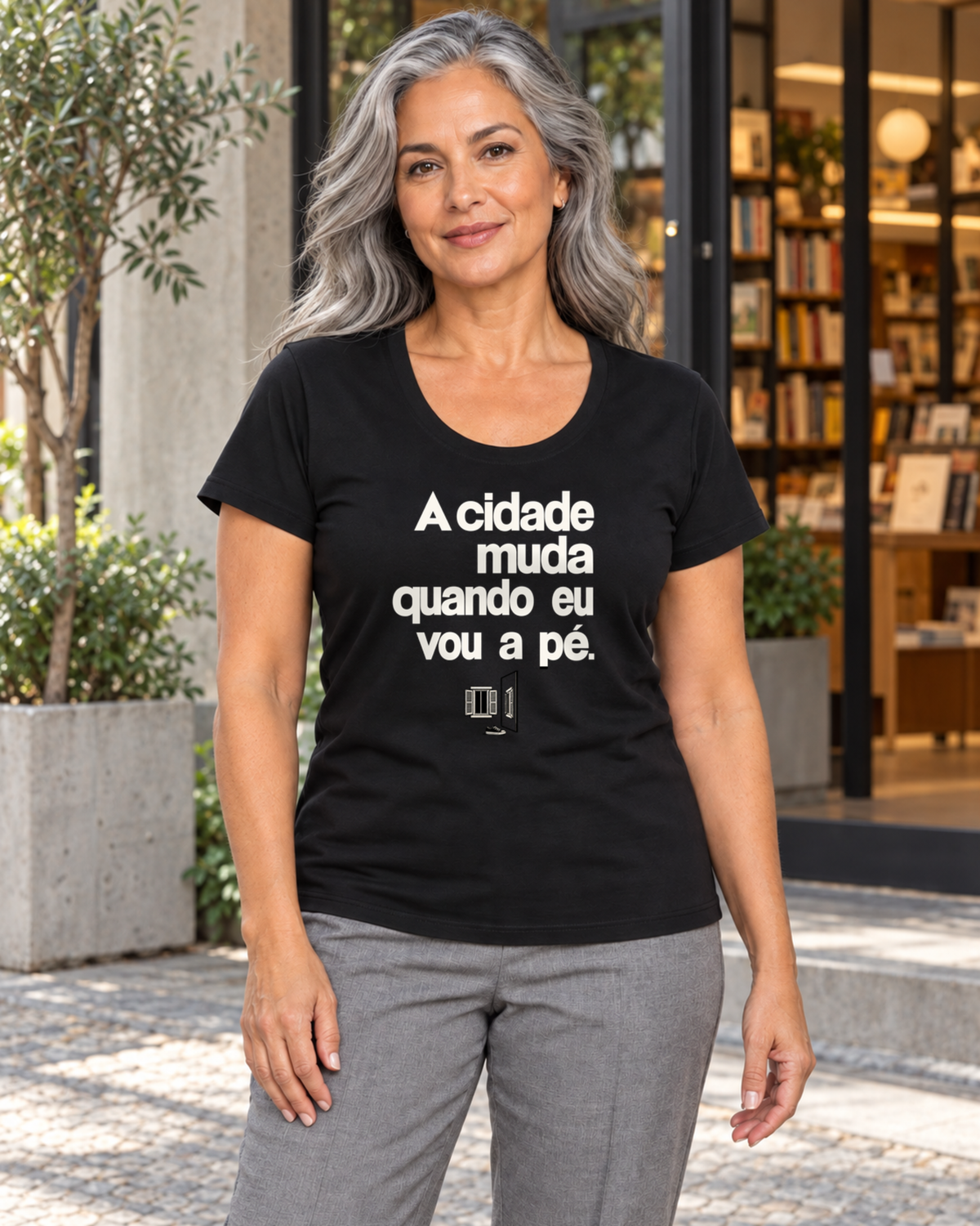 Camiseta Algodão Peruano - Outro Olhar — foto com modelo
