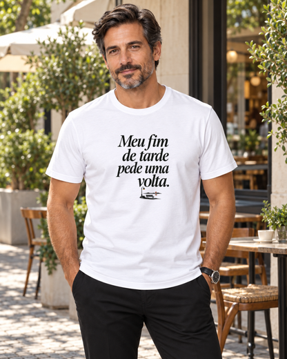 Camiseta Algodão Peruano - Noite de Esquina — foto com modelo